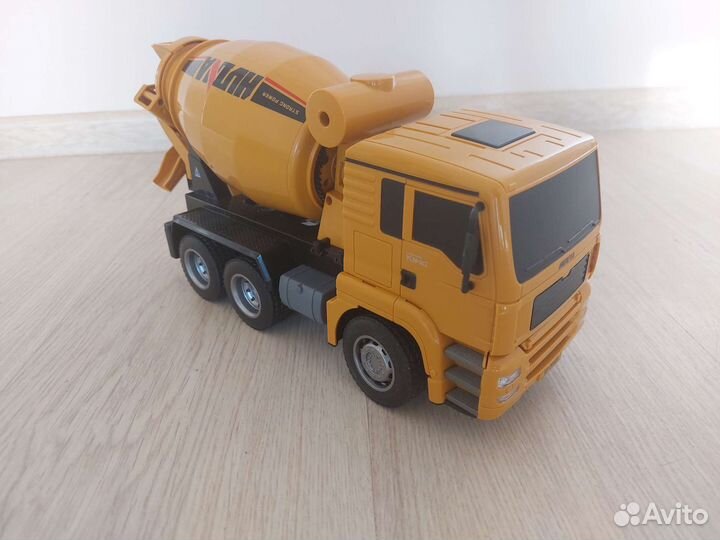Радиоуправляемая бетономешалка Huina 1333 (1:18)