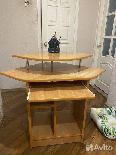 Компьютерный стол