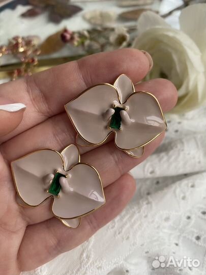 Серьги цветок орхидеи эмаль