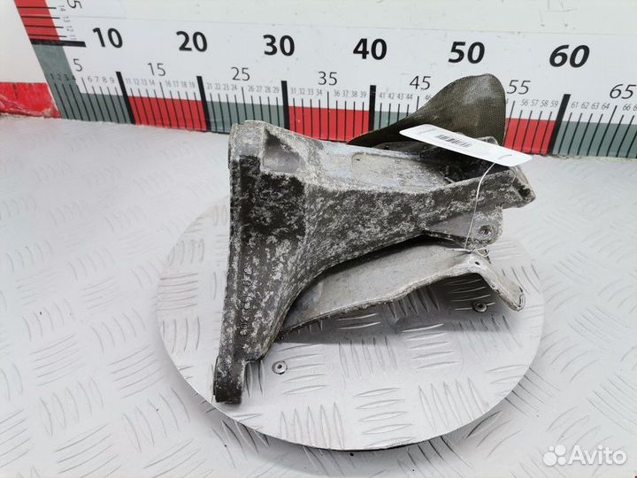 Кронштейн двигателя Audi A4 B6 2002