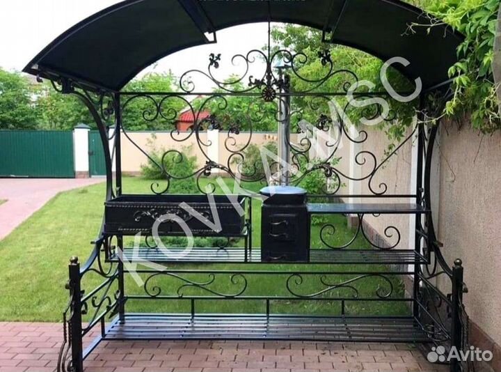 Мангал с крышей