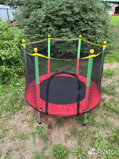 Батут с защитной сеткой новый