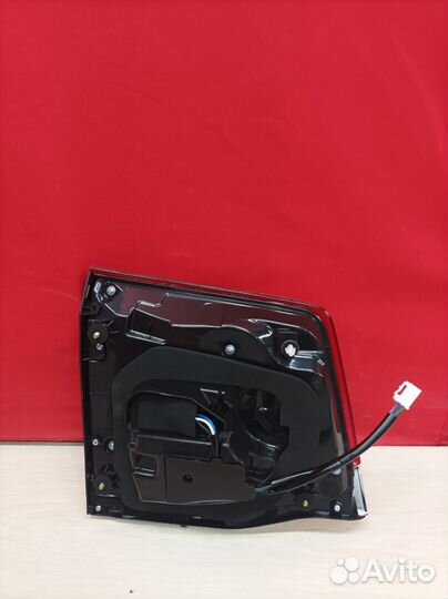 Фонарь правый внутренний Land Cruiser 200 2007