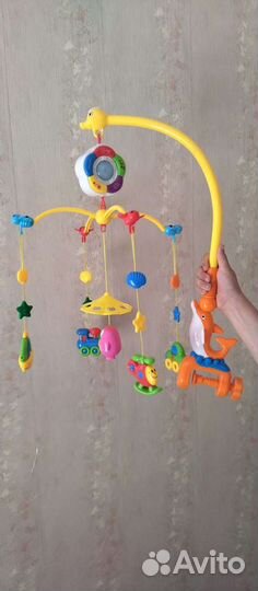Музыкальный мобиль на кроватку