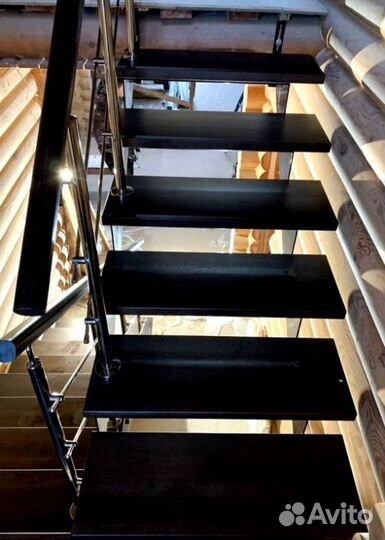 Лестница в дом или квартиру