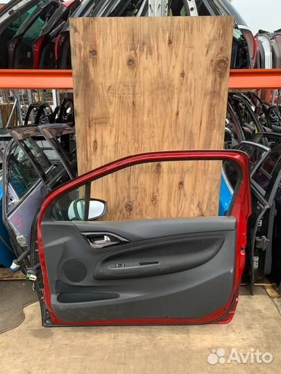 Дверь передняя правая Ситроен DS 3