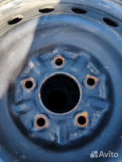 215/65 R16 Yokohama BluEarth с дисками или без