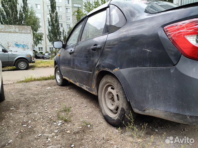 LADA Granta 1.6 МТ, 2012, битый, 180 000 км