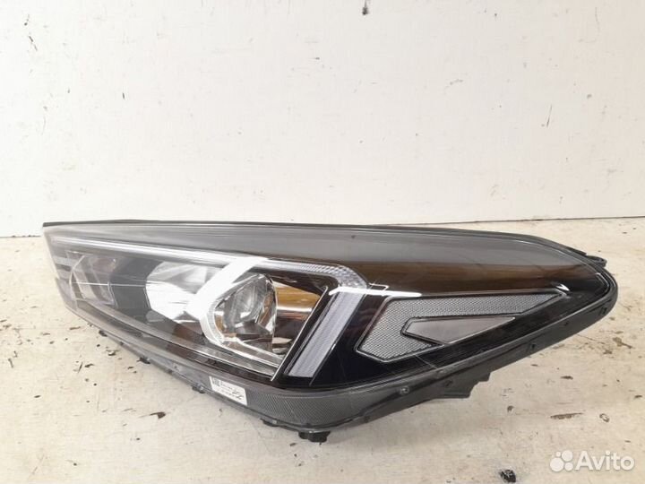 Фара левая Hyundai Tucson 3 2015