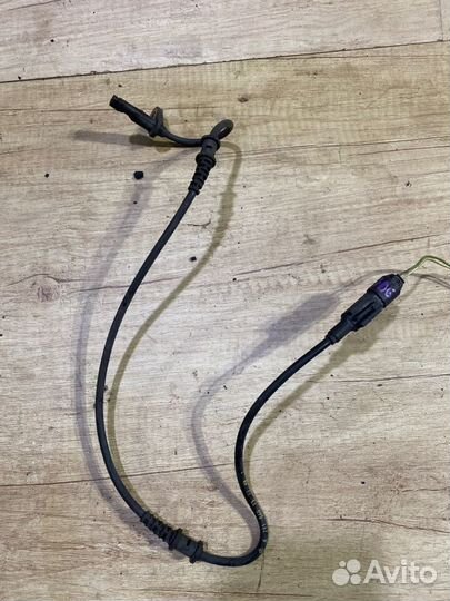 Датчик abs передний Mercedes-Benz Cls-Class W219