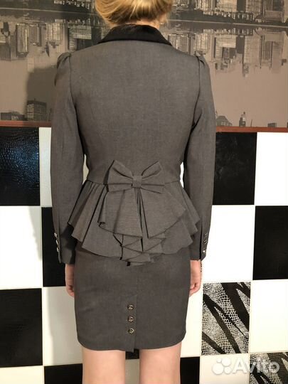 Костюм (пиджак и юбка) серый 158-164 fasola
