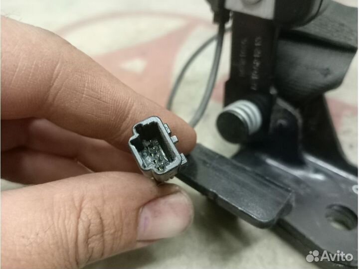 Ответная часть замка двери, 888430005R renault meg