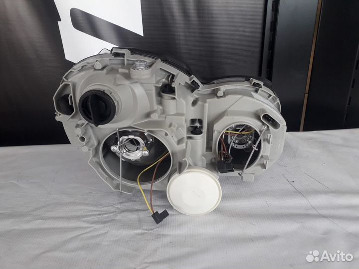 Фара левая mercedes benz W203 00-06 200570052