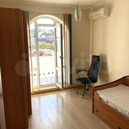 3-к. квартира, 105,3 м², 8/8 эт.