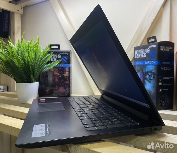 Игровой Lenovo full HD/i5-8gen/AMD530/SSD