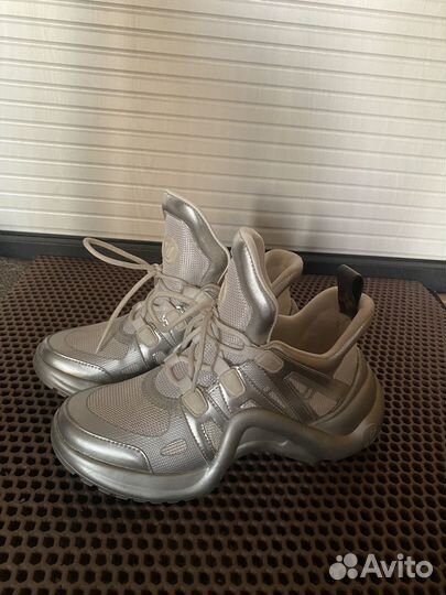 Luis vuitton кроссовки женские