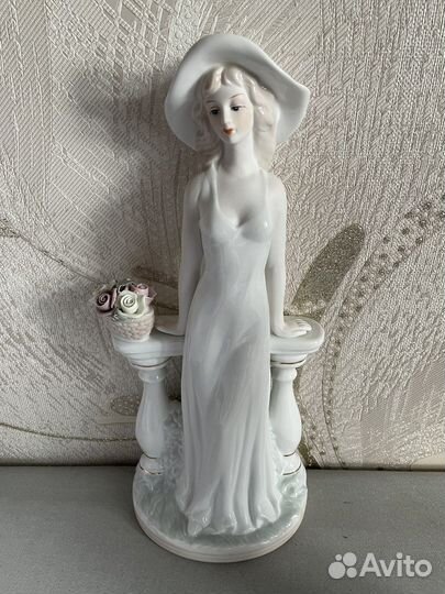 Фарфоровые статуэтки