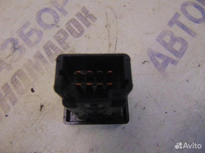 Кнопка включения аварийной сигнализации Renault