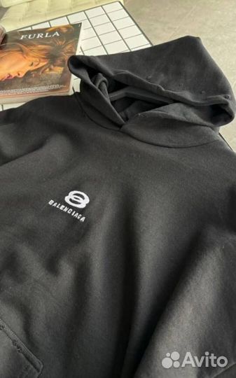 Рваное худи Balenciaga Nologo oversize