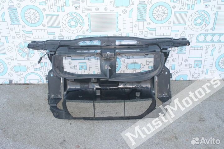 Телевизор BMW e90 суппорт радиаторов