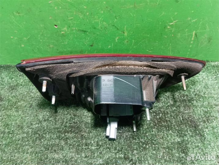 Фонарь задний внутренний правый Subaru Tribeca WX