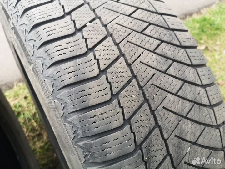 Continental ContiVikingContact 6 235/60 R18