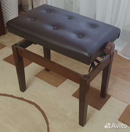 Банкетка для пианино
