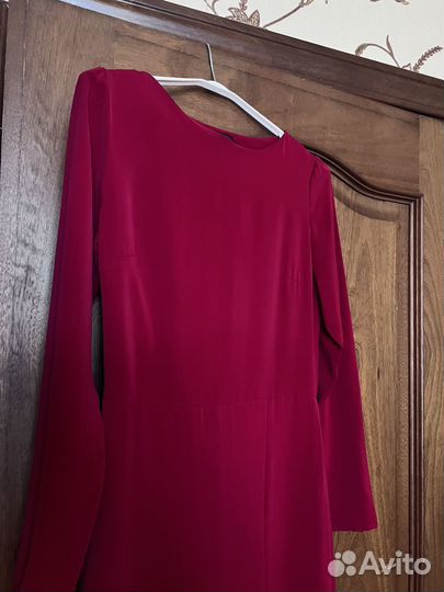 Платье красное