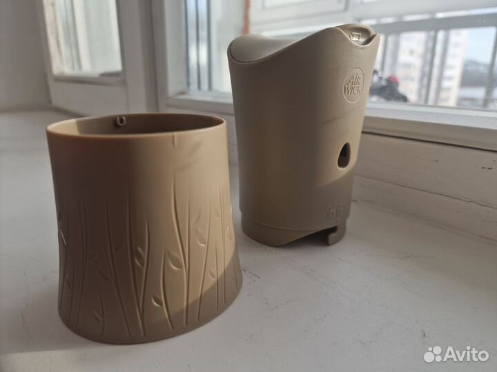 Автоматический освежитель воздуха Air Wick