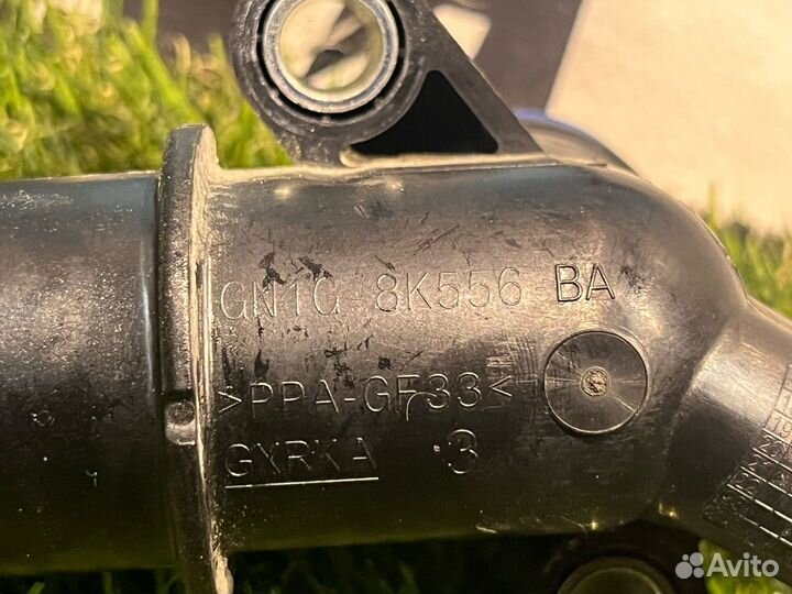 Фланец (тройник) системы охлаждения Ford Escape