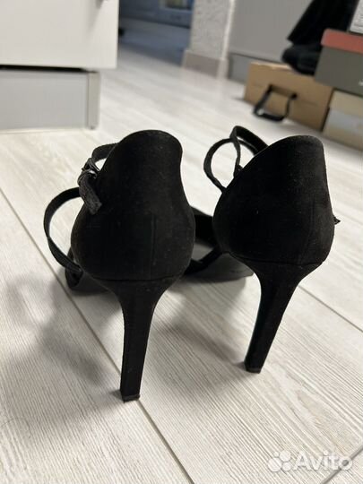 Marco Tozzi Туфли черные замшевые с ремешками