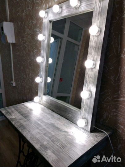 Туалетный столик