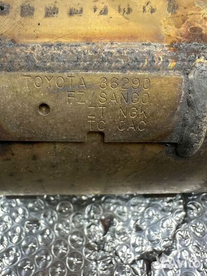 Катализатор Toyota Camry XV70 в сборе