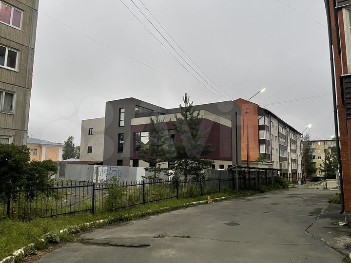 Здание, 651.9 м²