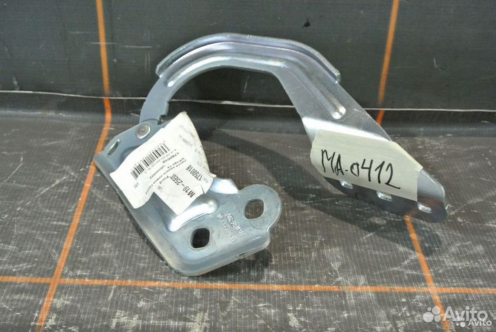 Петля капота левая - Ford Focus 3