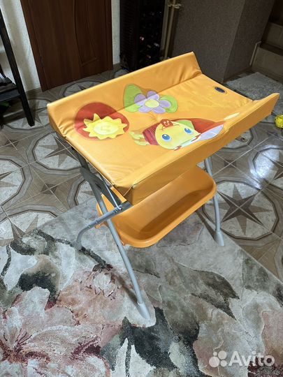 Ванночка с подставкой и пеленальным столиком CAM