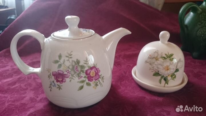 Чайник, чашки с блюдцами сервиз Сирень, масленка