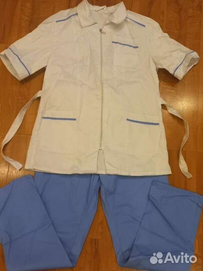 Медицинский костюм женский