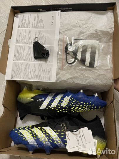 Футбольные бутсы Adidas Predator