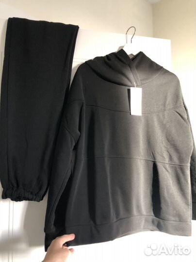 Спортвный костюм новый 42