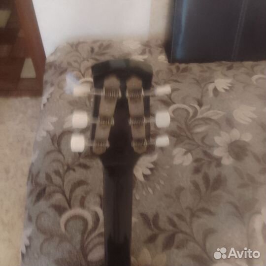 Гитара акустическая 