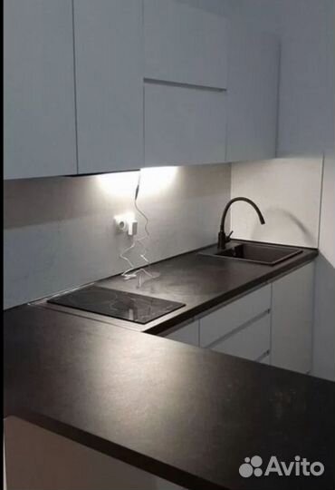 Кухня с барной стойкой в наличии