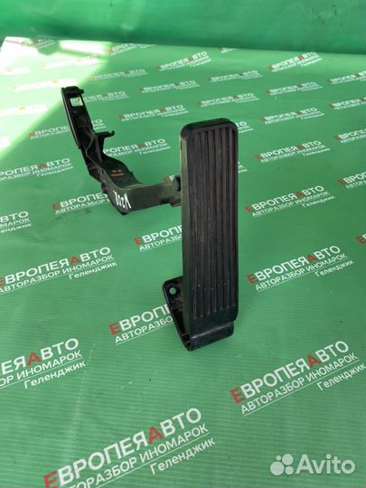 Педальный узел, накладка педали газа Mercedes W208