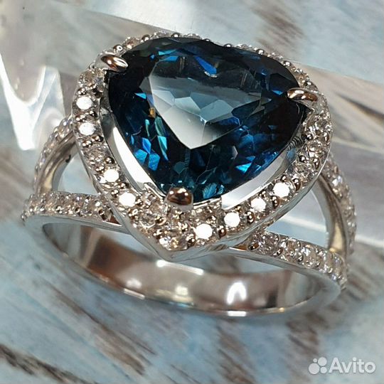Серебряное кольцо с топазом