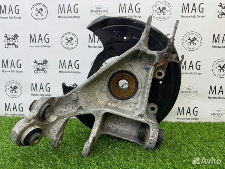 Кулак задний правый Land Rover Vogue L405 448DT