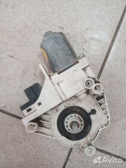 Моторчик стеклоподъемника audi A6 C6