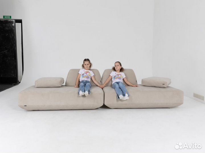 Диван прямои 4400х1700 мм