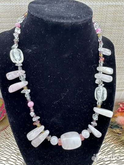 Красивые бусы розовый и прозрачный кварц винтаж