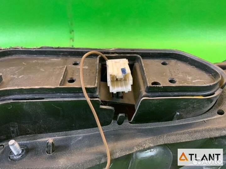 Стоп-сигнал задний левый mitsubishi lancer