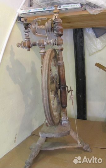 Прялка с колесом